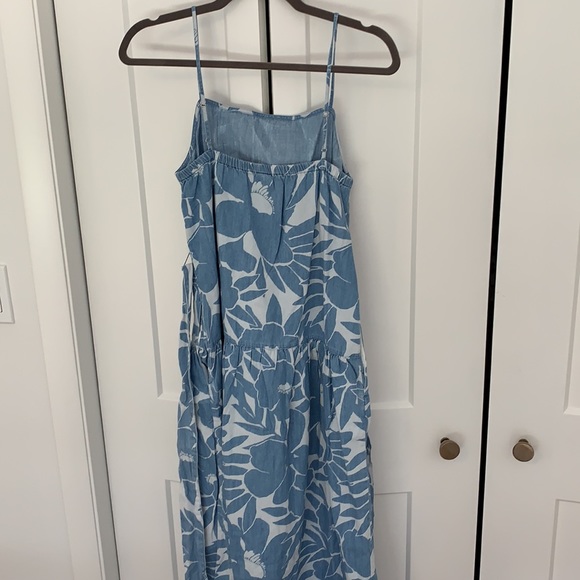 Brand New Women’s Gap XS Denim Dress - Picture 4 of 5